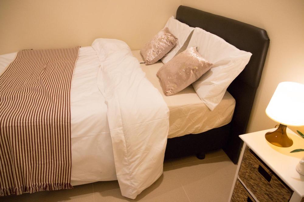 T&M House Hotel Strathfield Екстериор снимка