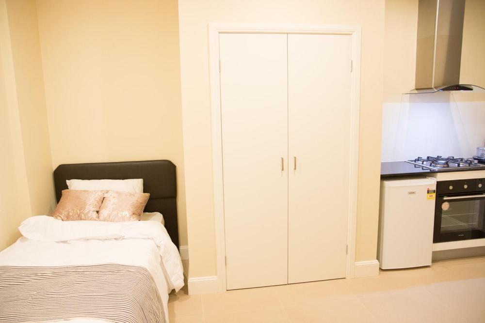 T&M House Hotel Strathfield Екстериор снимка